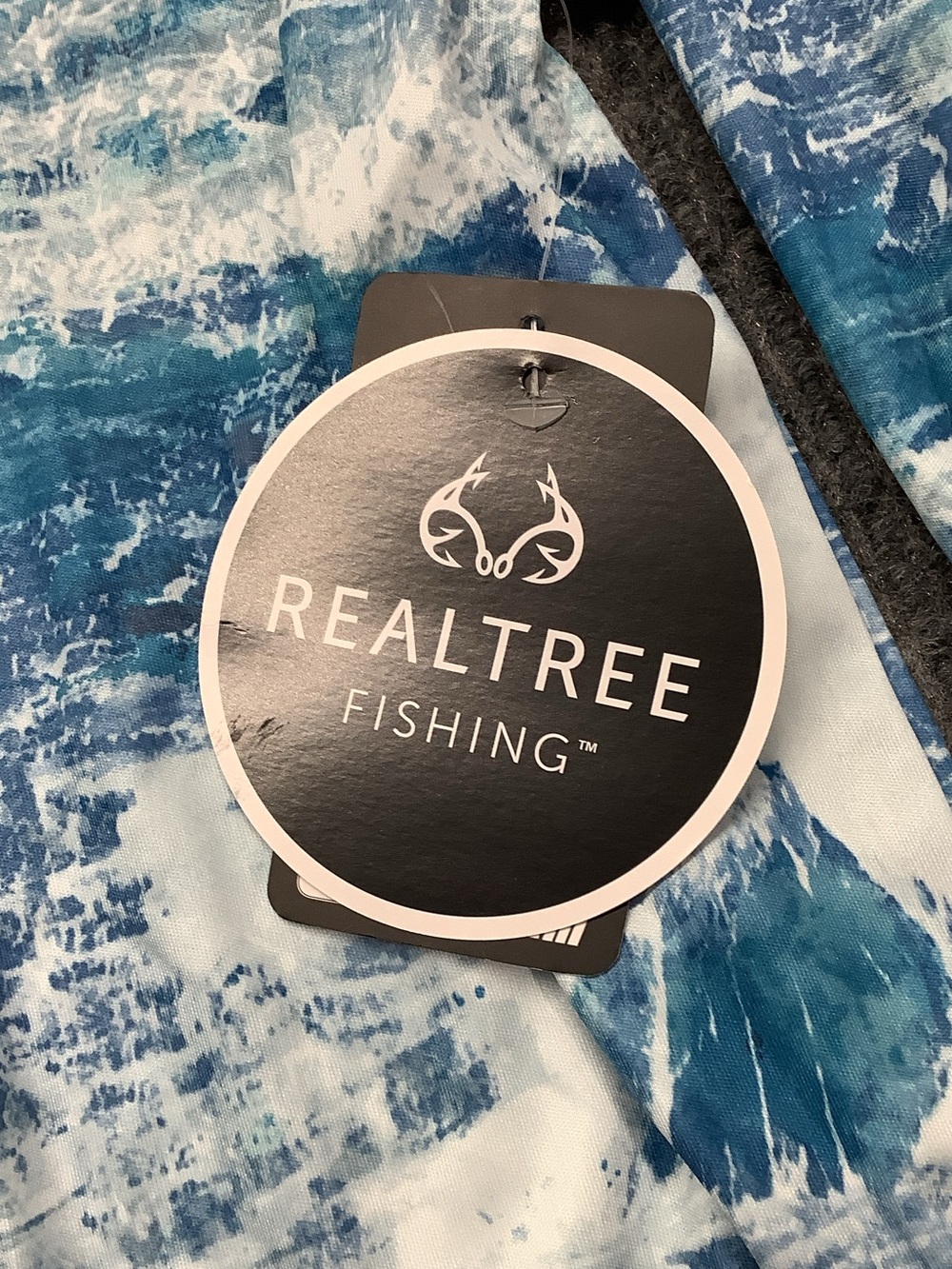 Realtree Men's Long Sleeve Performance Tee - Blue White Ocean Print - Picture 3 of 6